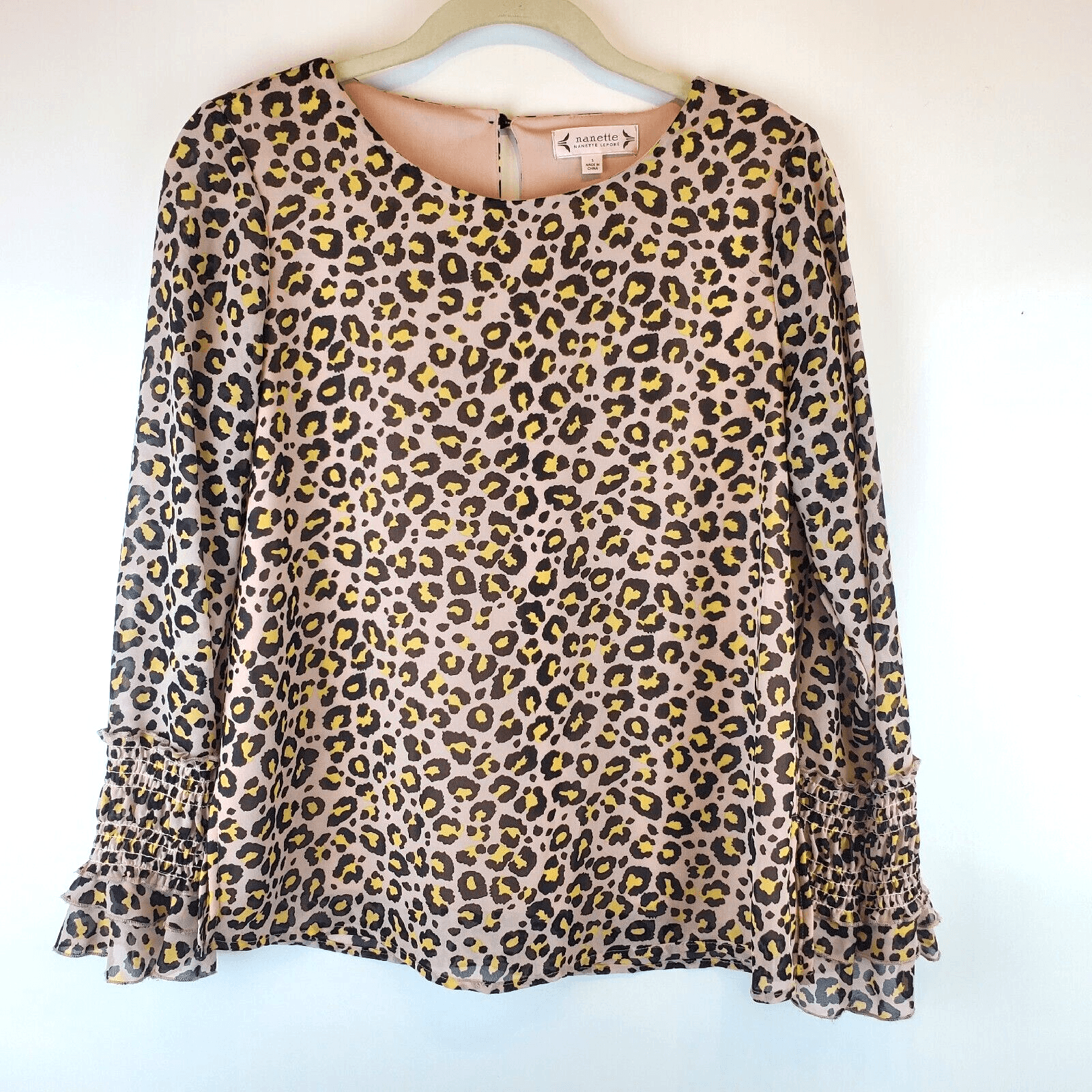 Nanette Lepore Women's Animal Print Blouse Size Small Long Ruffled Sleeve Lined