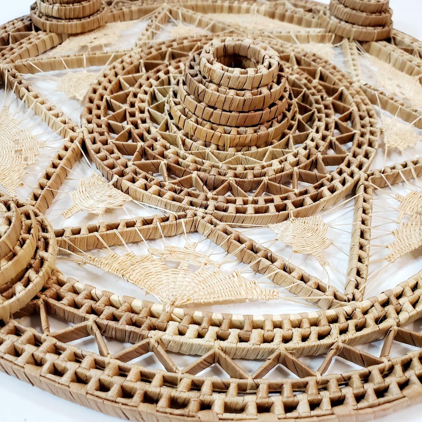 Vintage Footed 12 inch Woven Straw Rattan Wicker Trivet Hot Pad Boho Wall Decor - Thumbnail 6