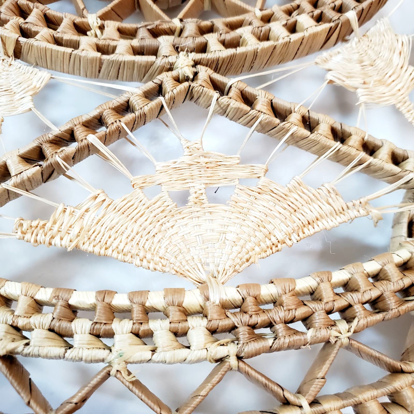 Vintage Footed 12 inch Woven Straw Rattan Wicker Trivet Hot Pad Boho Wall Decor - Thumbnail 2