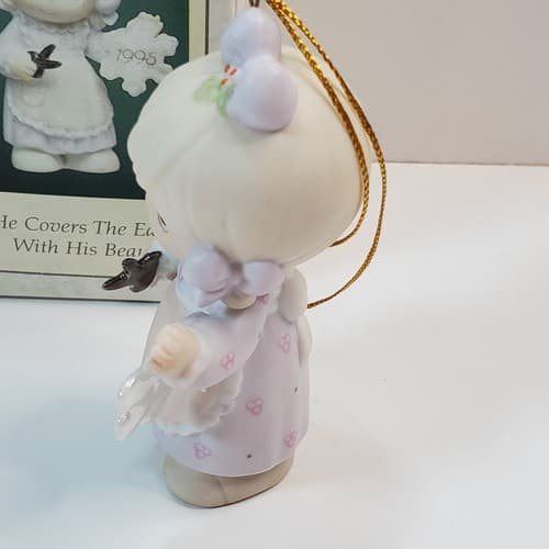 Vtg Precious Moments He Covers The Earth With His Beauty 1995 Christmas Ornament - Thumbnail 3