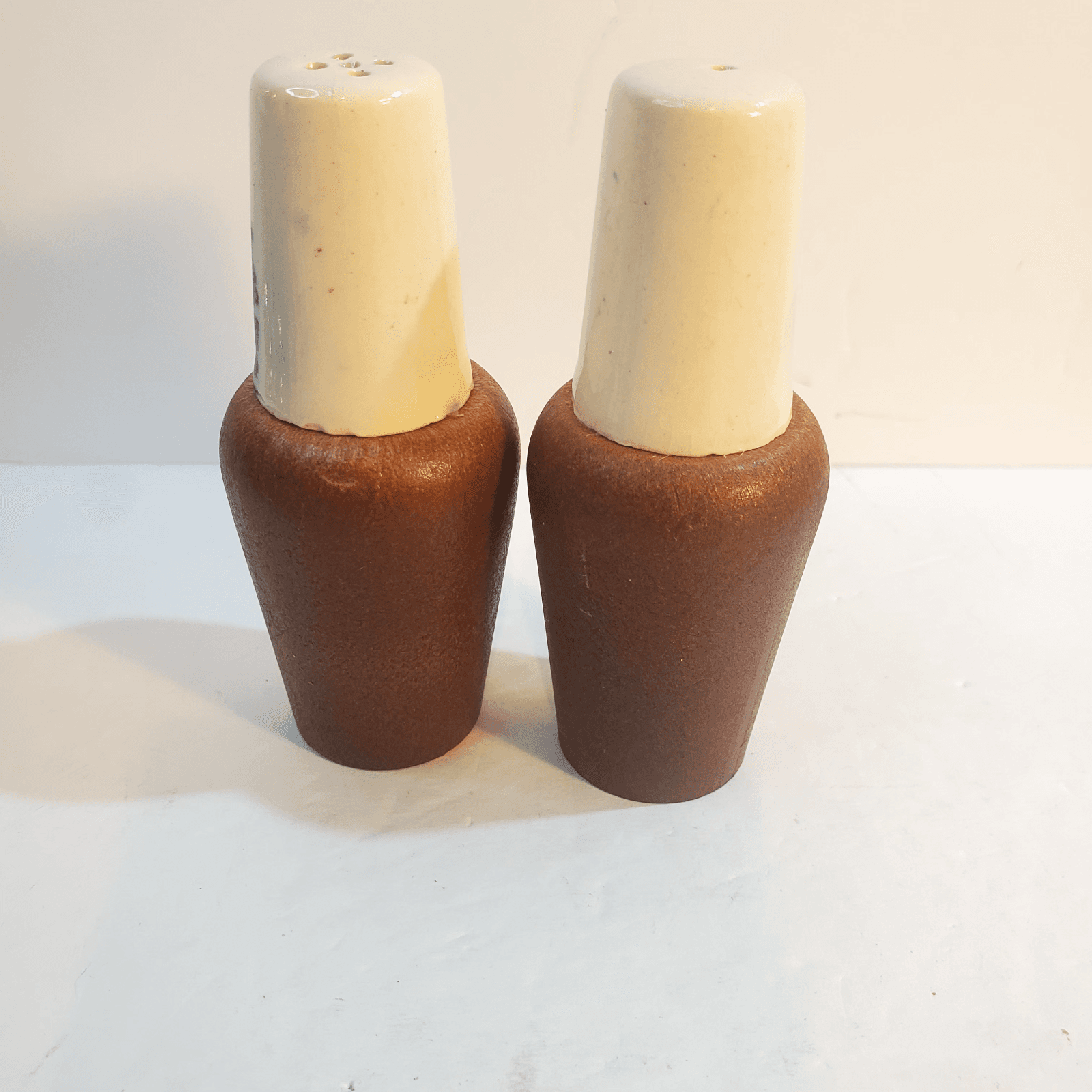 Vintage Porcelain Wood Salt And Pepper Shakers Made In Japan Blue Willow - Thumbnail 3