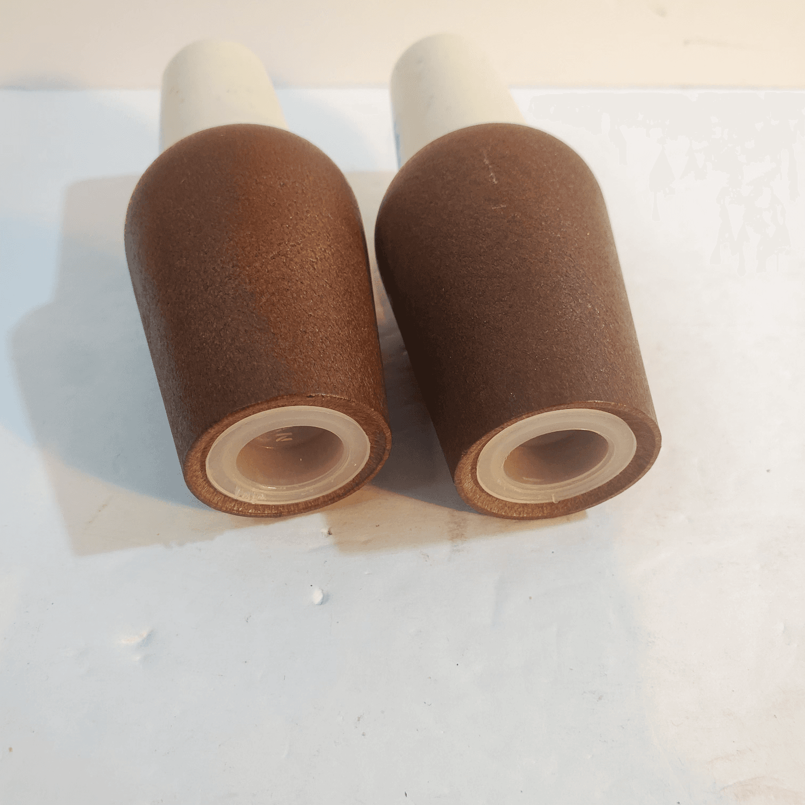 Vintage Porcelain Wood Salt And Pepper Shakers Made In Japan Blue Willow - Thumbnail 4