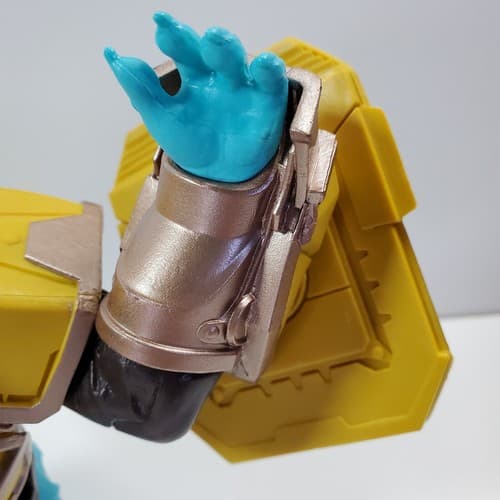 Disney Mirrorverse Sulley Tank 5" Action Figure w/ Shield By McFarlane Toys - Thumbnail 4