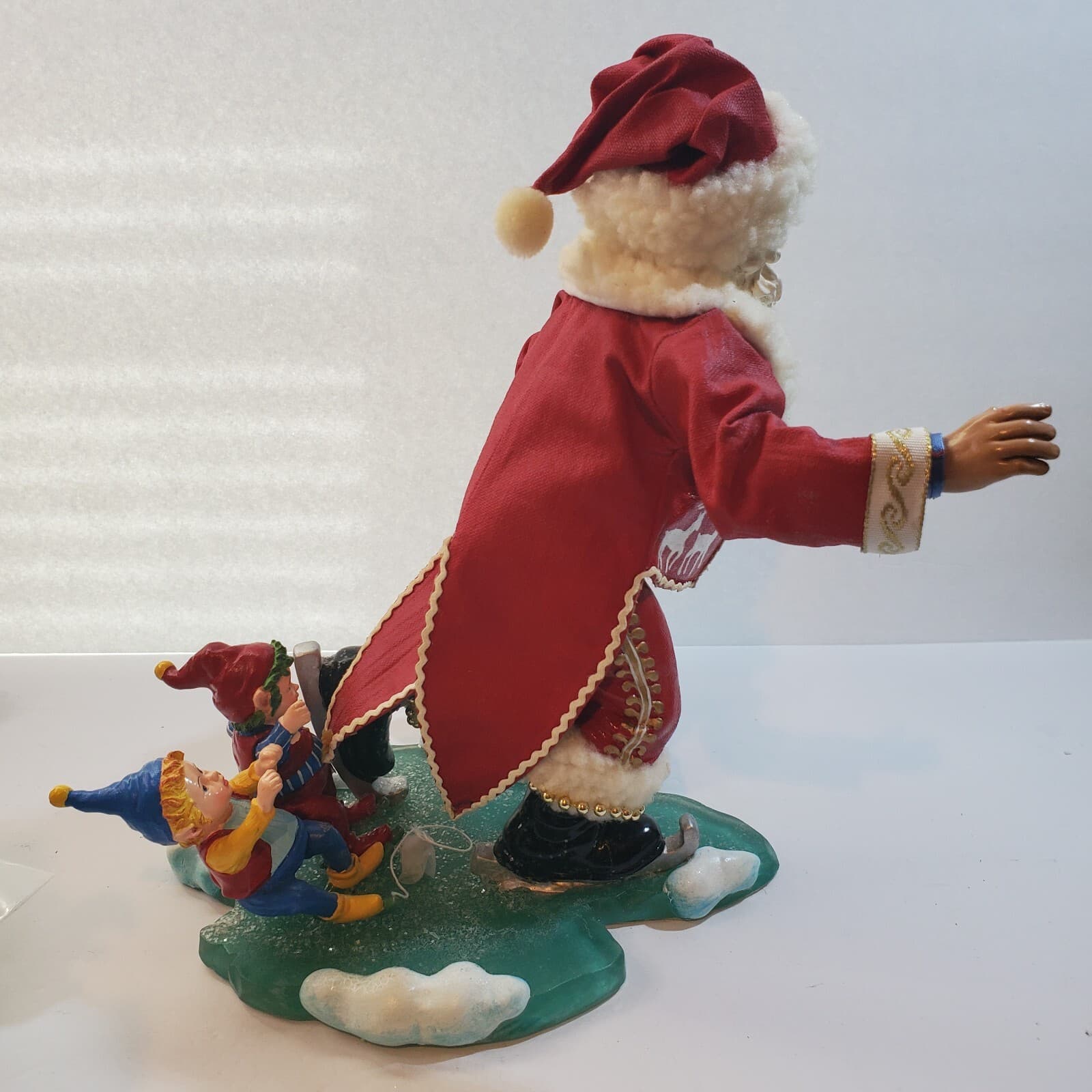 Vintage 2000 Clothtique Possible Dreams Santa's Coattails Christmas Figurine - Thumbnail 8