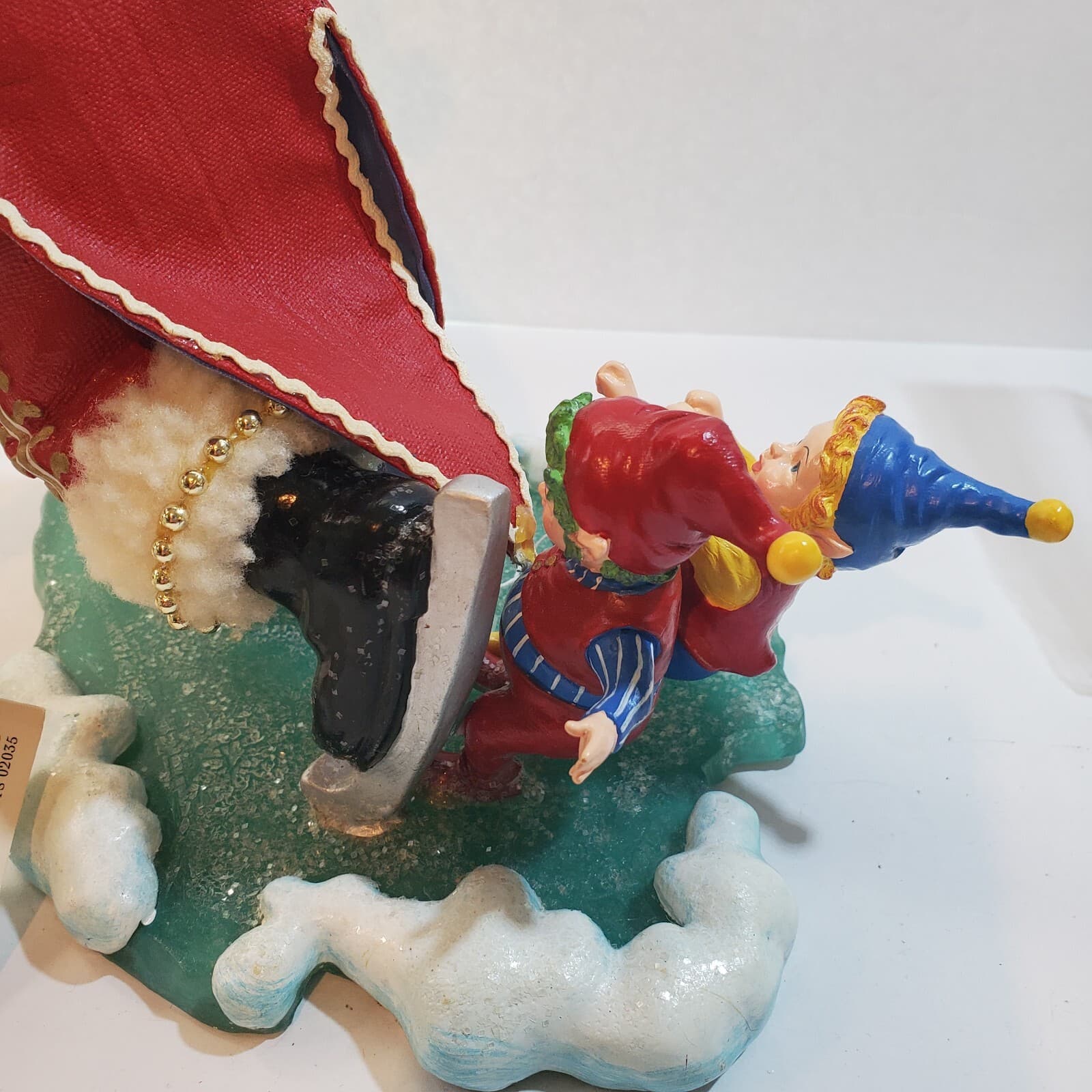 Vintage 2000 Clothtique Possible Dreams Santa's Coattails Christmas Figurine - Thumbnail 4