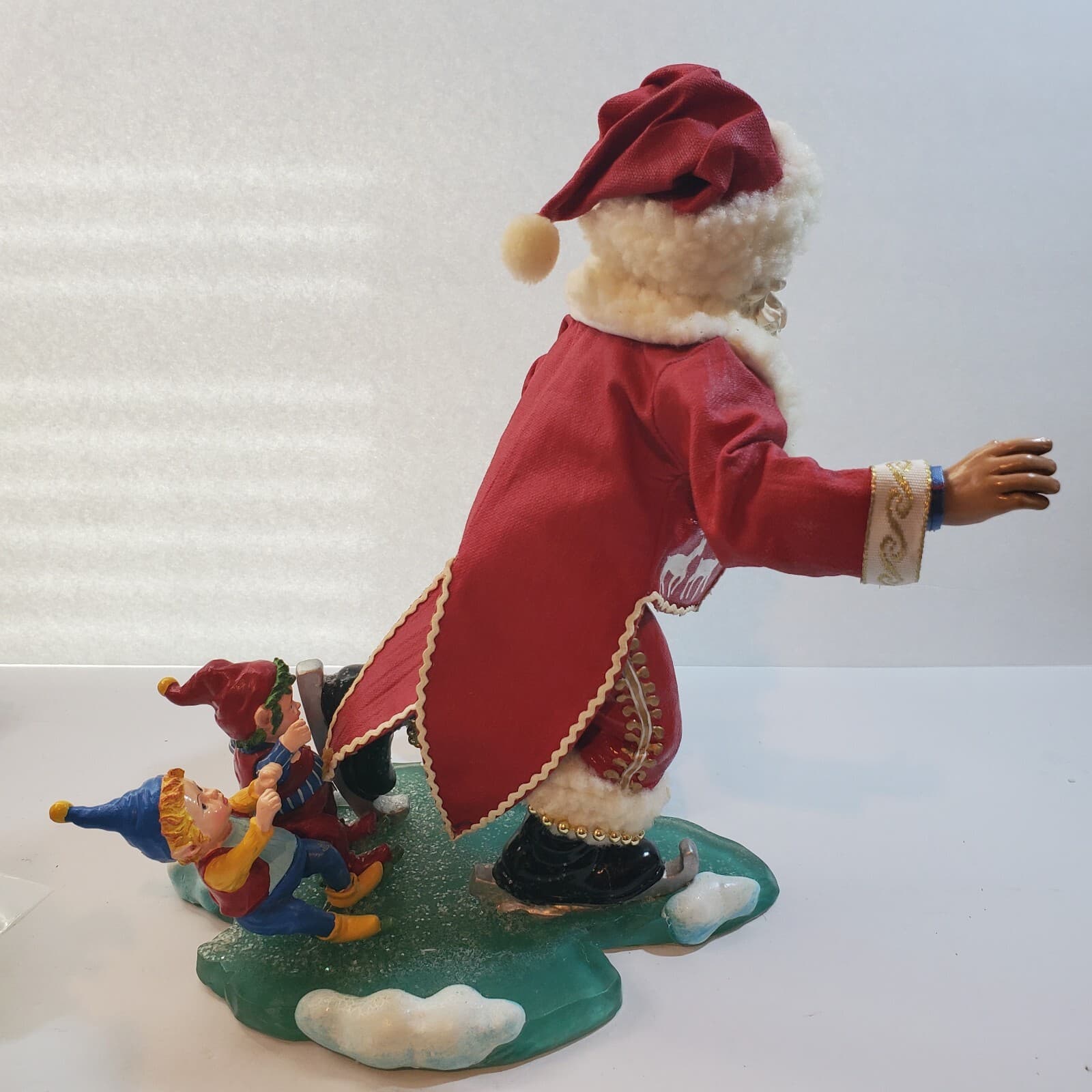 Vintage 2000 Clothtique Possible Dreams Santa's Coattails Christmas Figurine - Thumbnail 2