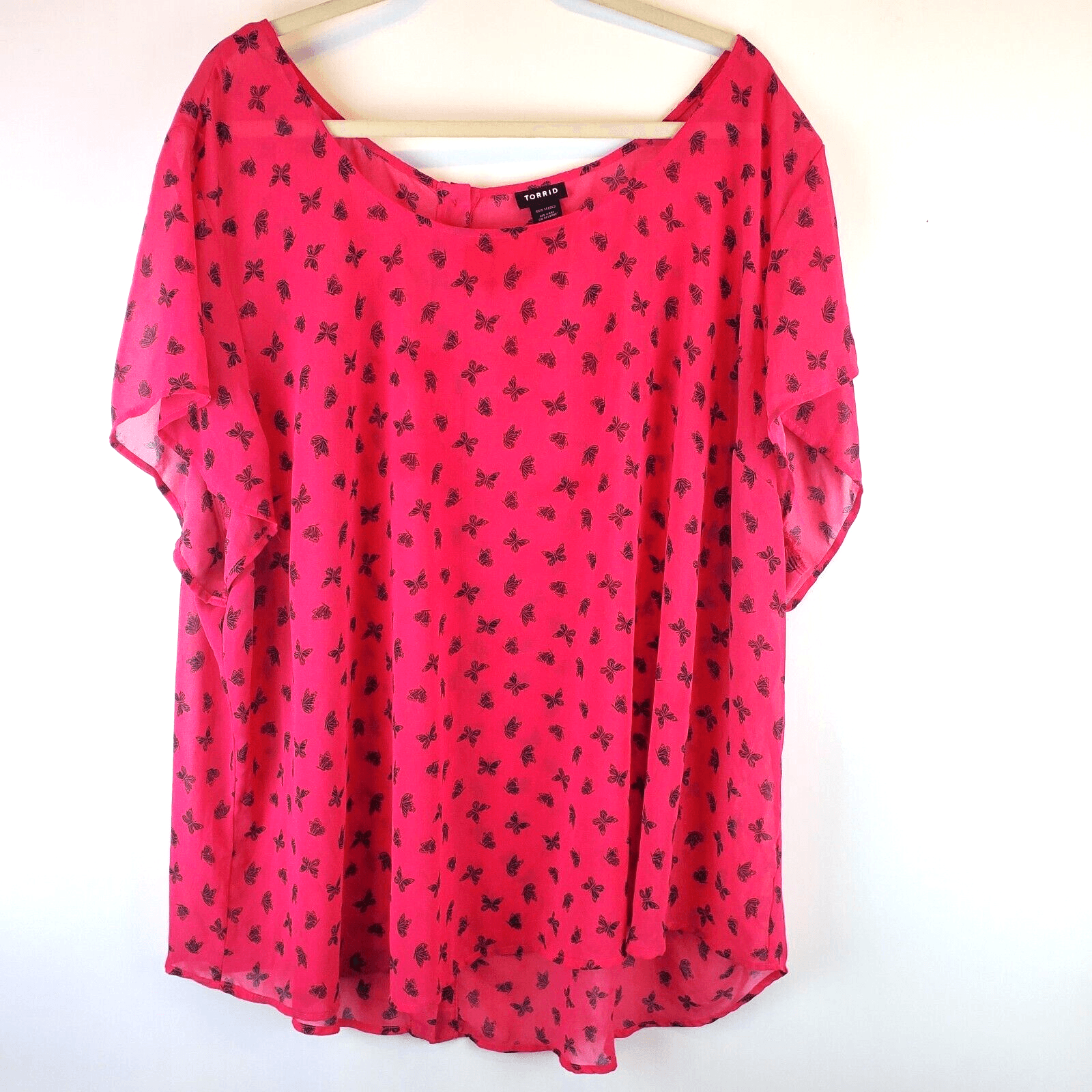 Torrid Women's Butterfly Print Blouse Size 5 Semi-Sheer Short Sleeve Button Back