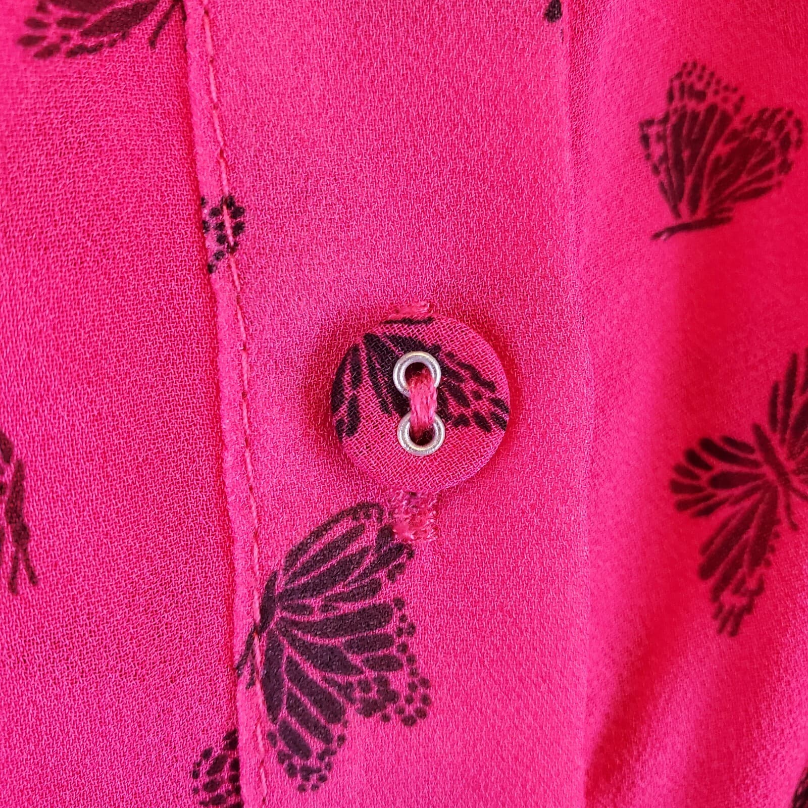 Torrid Women's Butterfly Print Blouse Size 5 Semi-Sheer Short Sleeve Button Back - Thumbnail 7