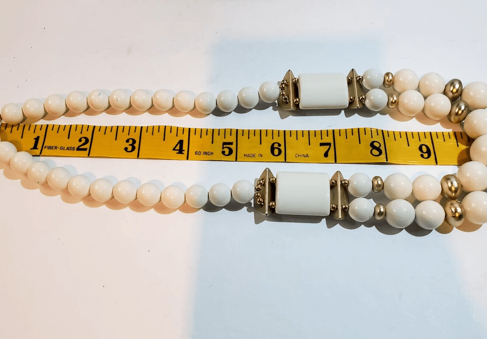 Gold-Tone White Smooth Acrylic Plastic Beads Tiered Chunky Retro Necklace - Thumbnail 7