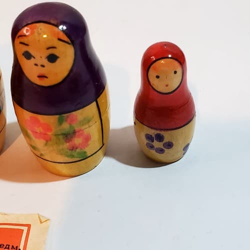 Vtg Russian Nesting Dolls Set of Five Hand Painted Flower Floral Design USSR - Thumbnail 8
