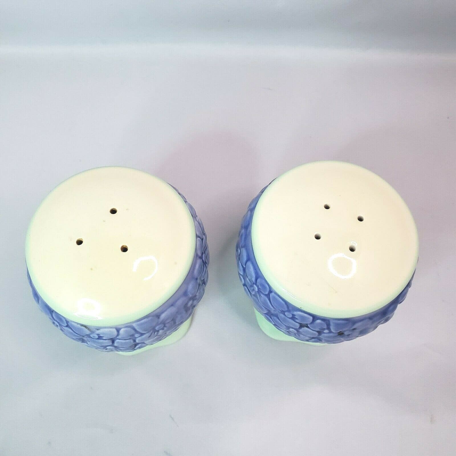 Pfaltzgraff Summer Breeze Salt Pepper Shakers Sculpted Lavender Hydrangeas - Thumbnail 3