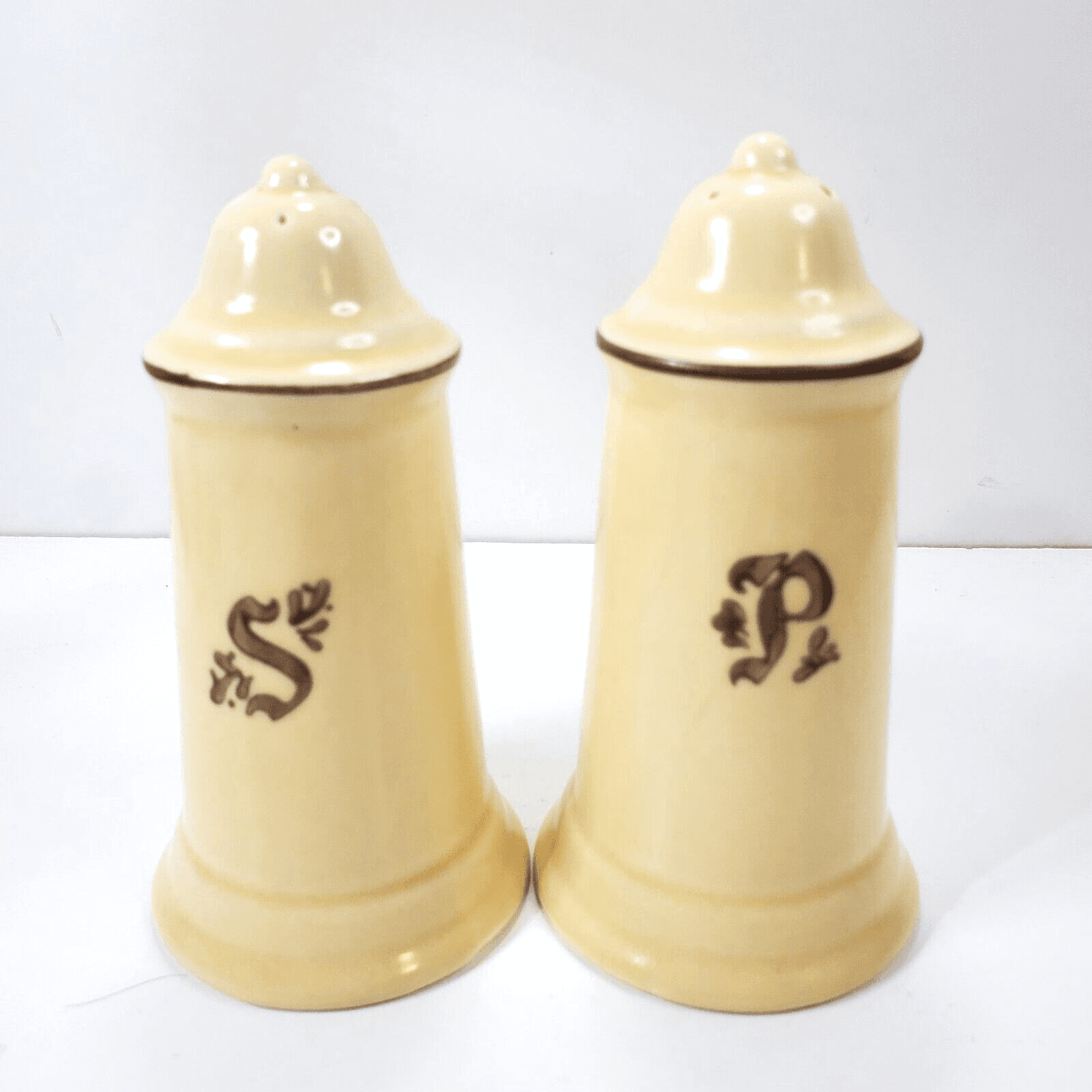 Vintage Pfaltzgraff Village Pattern Salt and Pepper Shakers Beige Brown