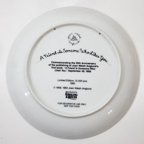Vintage Joan Walsh Anglund Hanging Plate A Friend Is Someone Who Likes You 1983 - Thumbnail 3