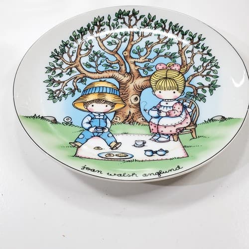 Vintage Joan Walsh Anglund Hanging Plate A Friend Is Someone Who Likes You 1983 - Thumbnail 2