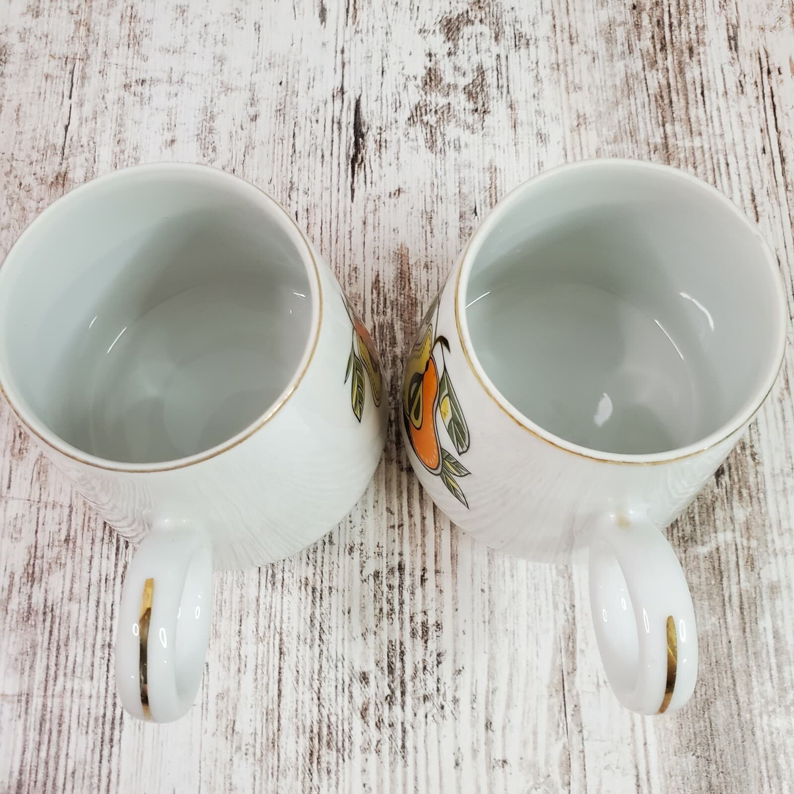 Vintage Mid Century Modern Graduated Ceramic Mugs Cups Pear Design Set of 2 - Thumbnail 4