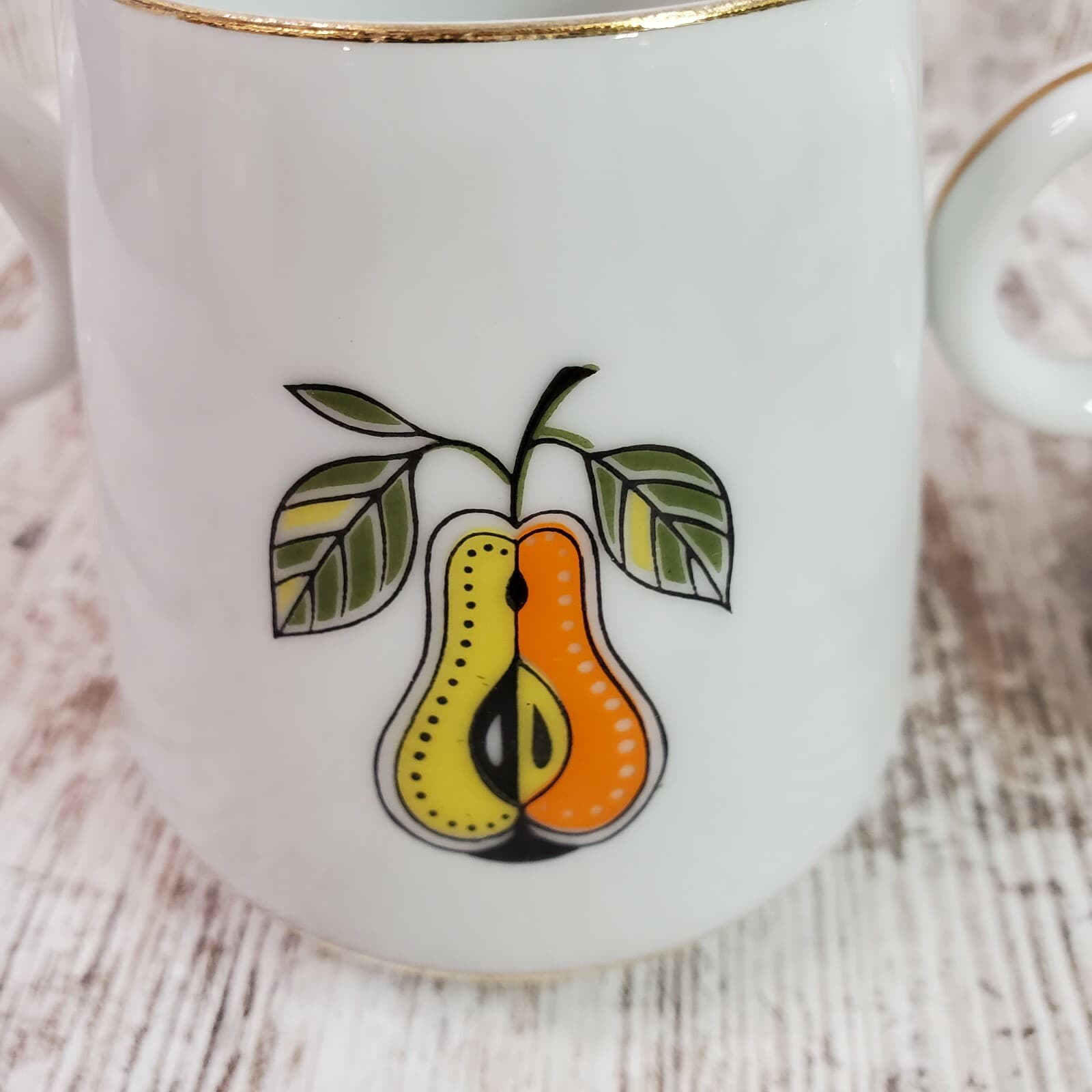Vintage Mid Century Modern Graduated Ceramic Mugs Cups Pear Design Set of 2 - Thumbnail 6
