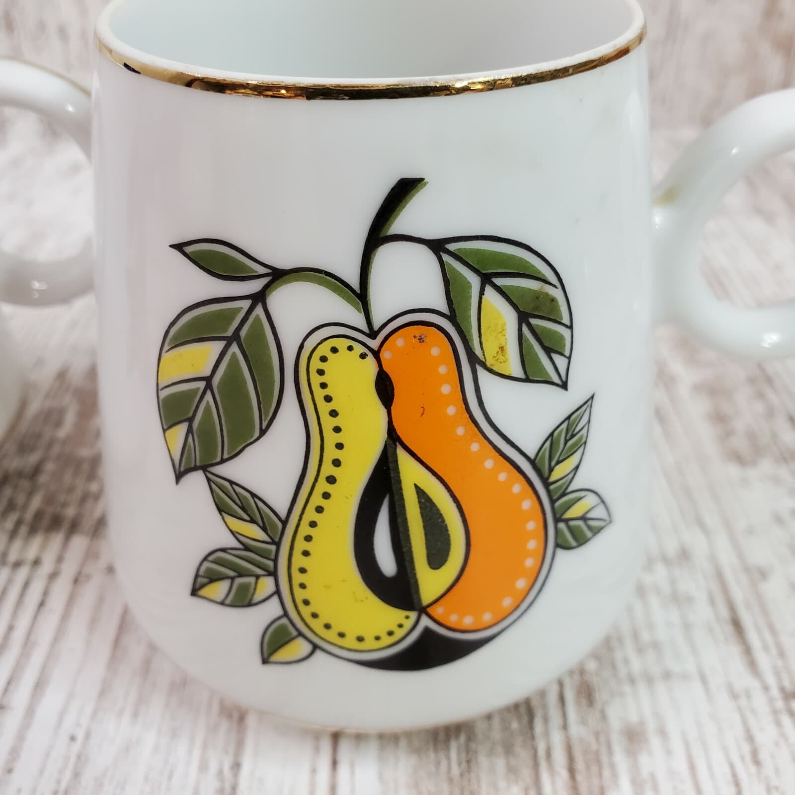Vintage Mid Century Modern Graduated Ceramic Mugs Cups Pear Design Set of 2 - Thumbnail 2