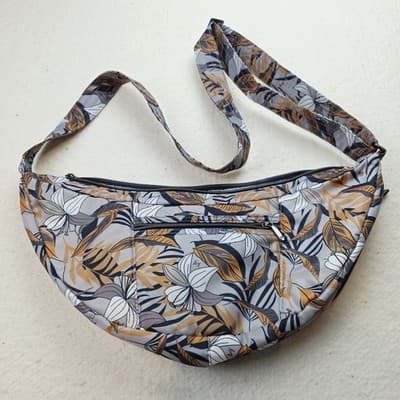 Lug Multicolor Tropical Travel Boomerang Freestyle Sling Crossbody Shoulder Bag - Thumbnail 9