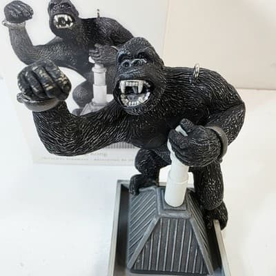King Kong Hallmark Keepsake 2010 Ornament Movie Empire State Building - Thumbnail 2