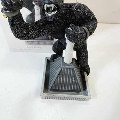 King Kong Hallmark Keepsake 2010 Ornament Movie Empire State Building - Thumbnail 3