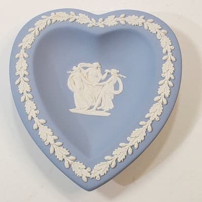 Vintage Wedgwood Blue White Jasperware Heart Shaped Trinket Dish 4 1/2" England