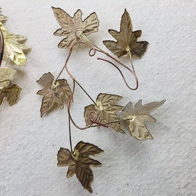 Vintage 2 pc Brass Ivy Leaf Heart Wreath Hanging Wall Plaque and Spray of Leaves - Thumbnail 5