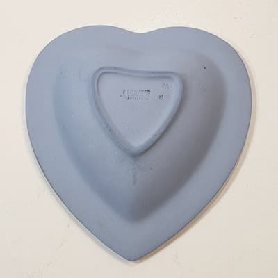 Vintage Wedgwood Blue White Jasperware Heart Shaped Trinket Dish 4 1/2" England - Thumbnail 2