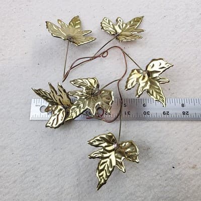 Vintage 2 pc Brass Ivy Leaf Heart Wreath Hanging Wall Plaque and Spray of Leaves - Thumbnail 9