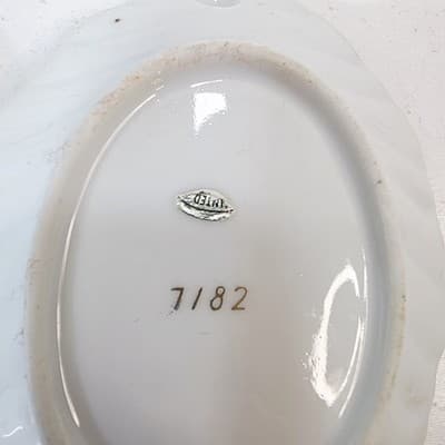 Set of 4 Andrea By Sadek Leaf Shaped Porcelain Trinket Dishes White Gold Trim - Thumbnail 9