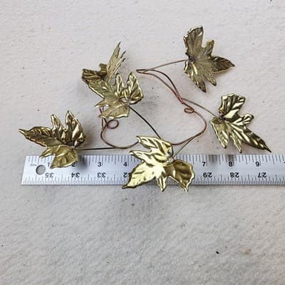 Vintage 2 pc Brass Ivy Leaf Heart Wreath Hanging Wall Plaque and Spray of Leaves - Thumbnail 8