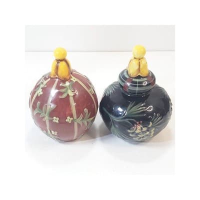 Vintage CIC Ceramic Christmas Ball Ornaments Salt and Pepper Shakers - Thumbnail 4