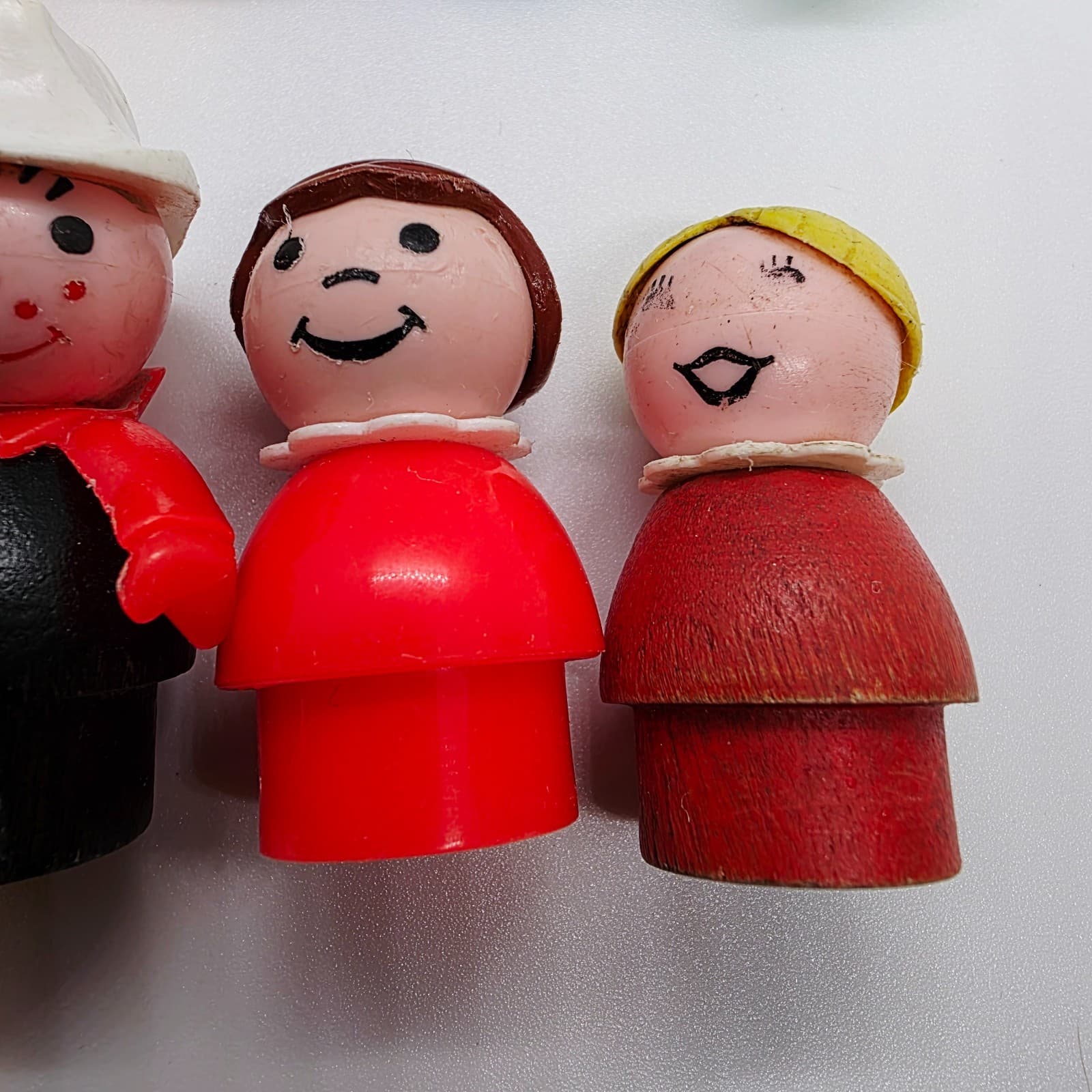 Mattel Fisher Price Little People Figures Mixed Lot of 8, plastic and or wood - Thumbnail 5