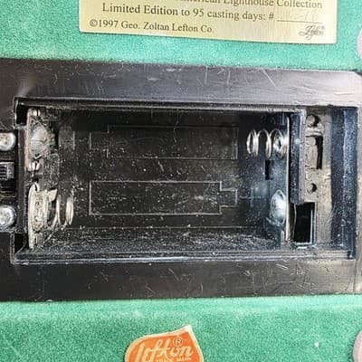 1997 Lefton Historic American Lighthouse White Shoal Blinking Lights Works VIDEO - Thumbnail 12