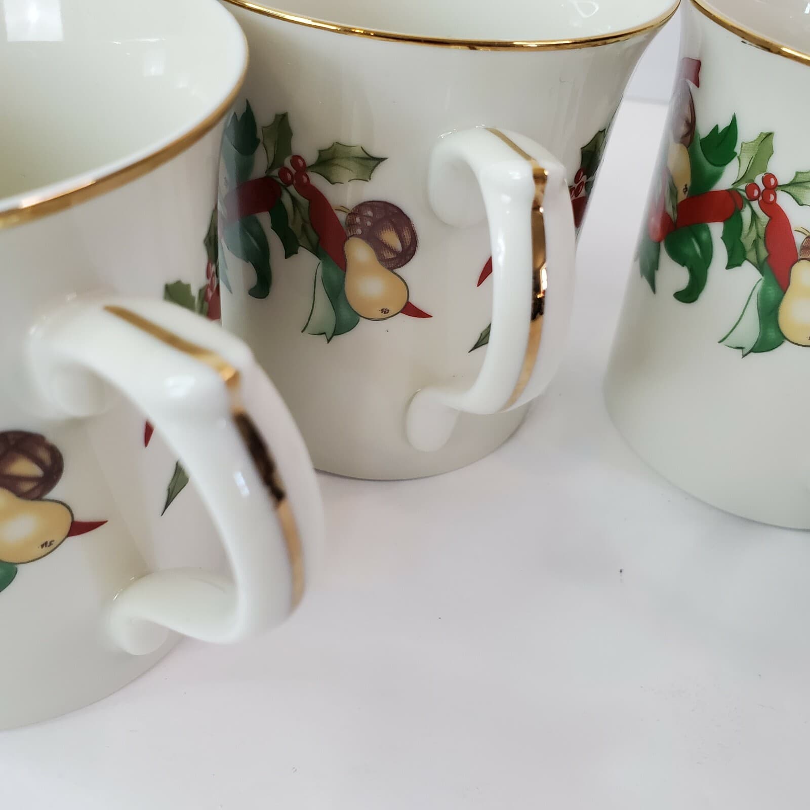 AMC N.Y N.Y Fruits Ribbons Holly Pear Apple Christmas Mugs Cups Gold Trim Set 4 - Thumbnail 5