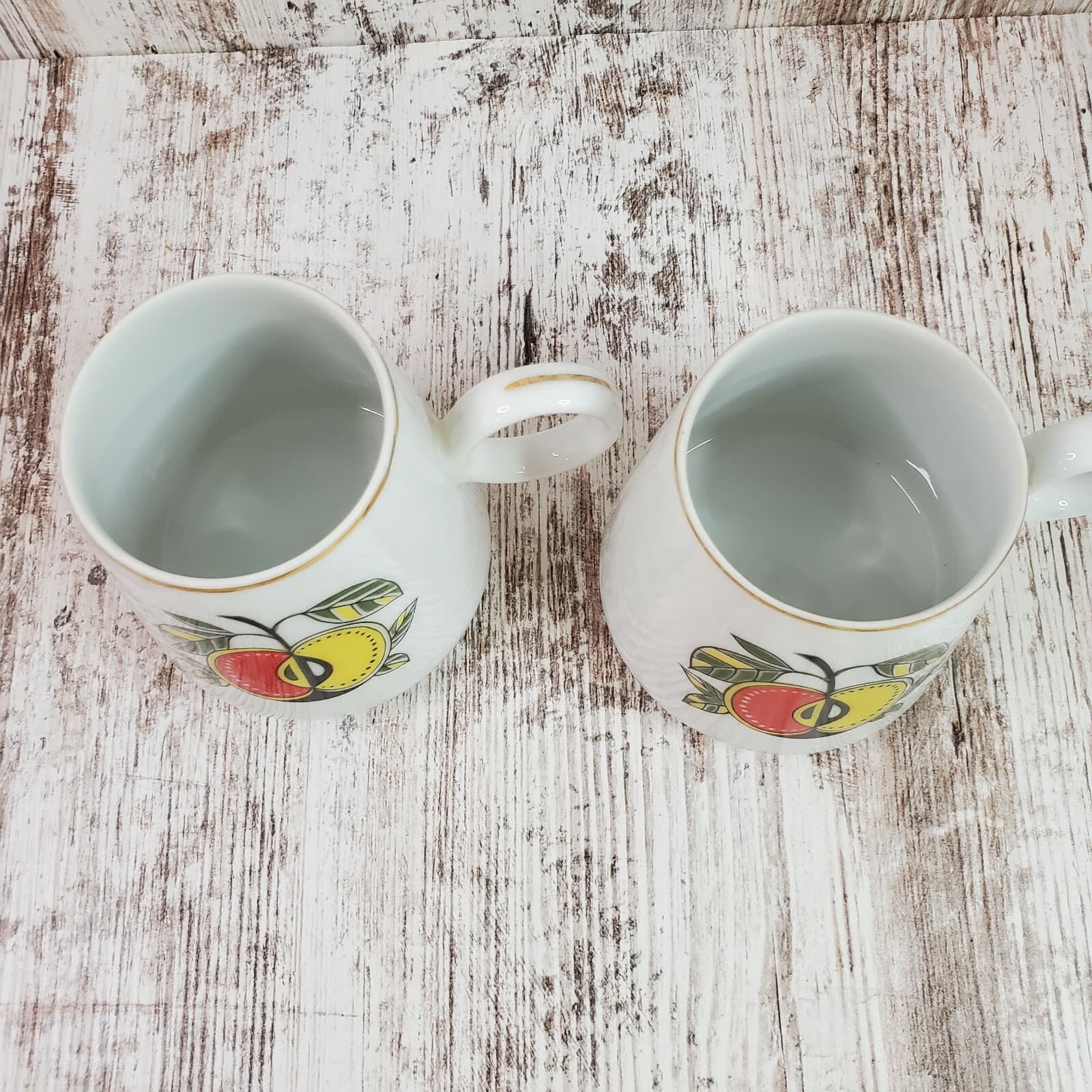 Vintage Mid Century Modern Graduated Ceramic Mugs Cups Apple Design Set of 2 - Thumbnail 2