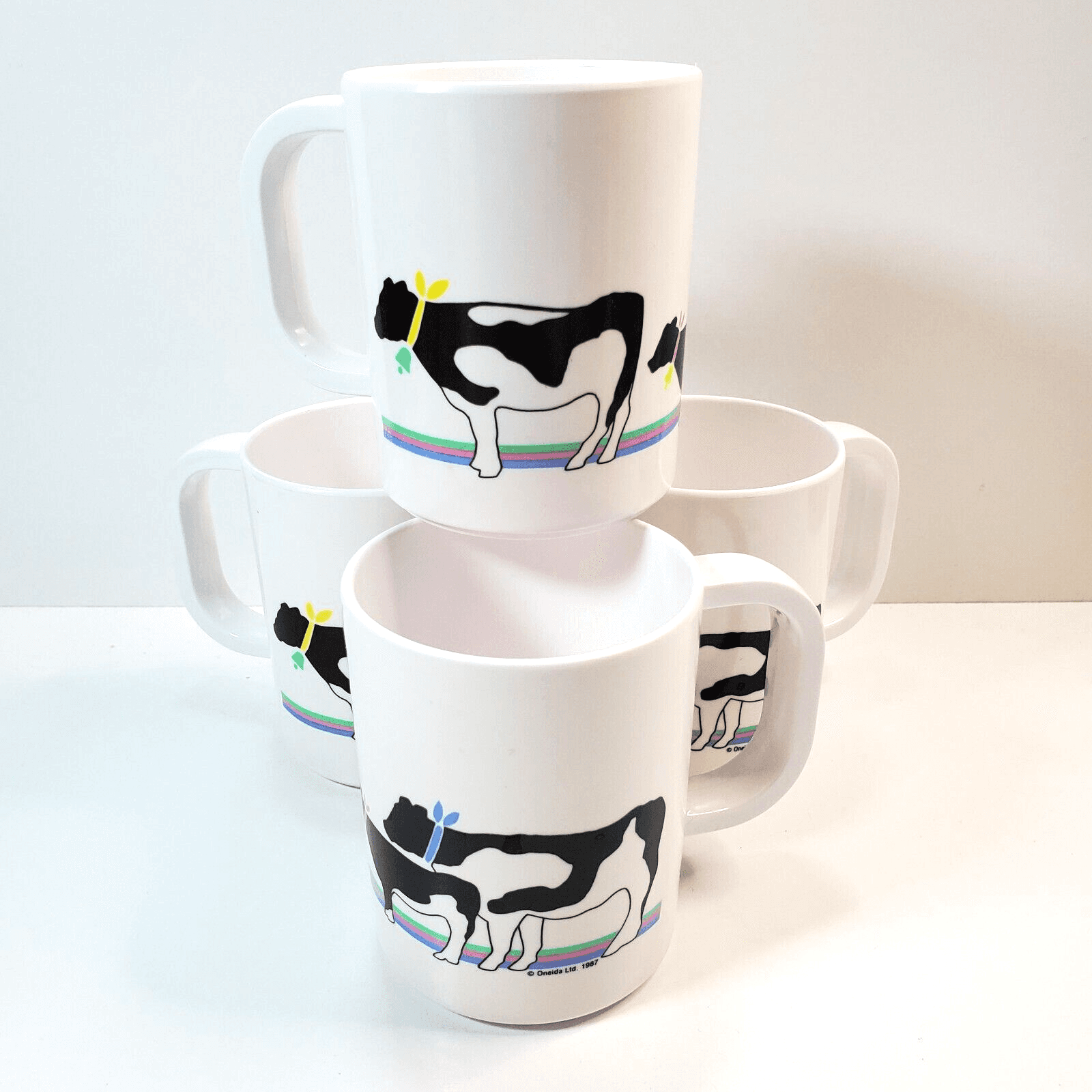 Vintage 1987 Oneida Ware Melamine Mugs Plastic Cups Cow Graphics Lot of 4 Taiwan