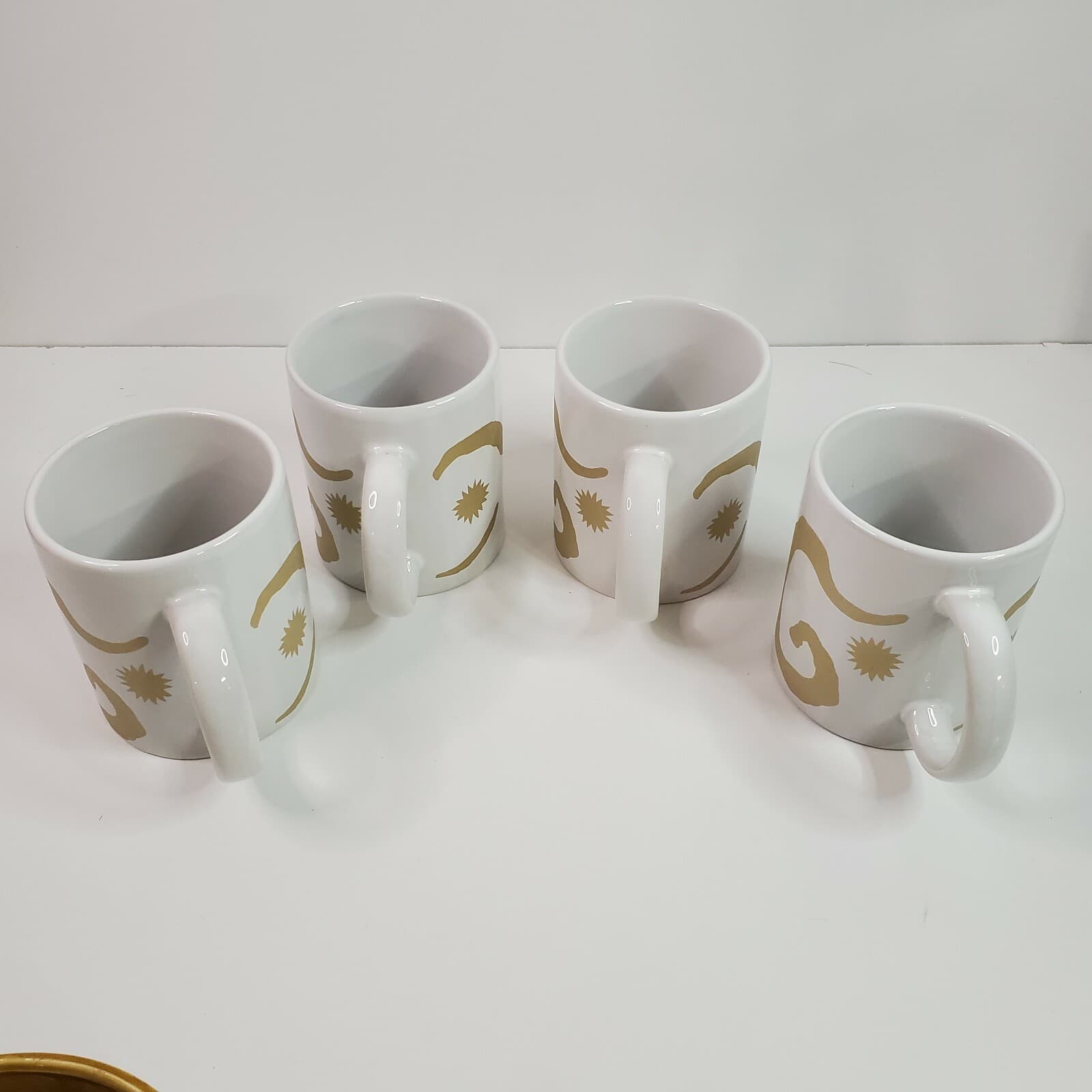 Oscar De La Renta Coffee Tea Cups Mugs White with Gold Swirl Set Of 4 - Thumbnail 3