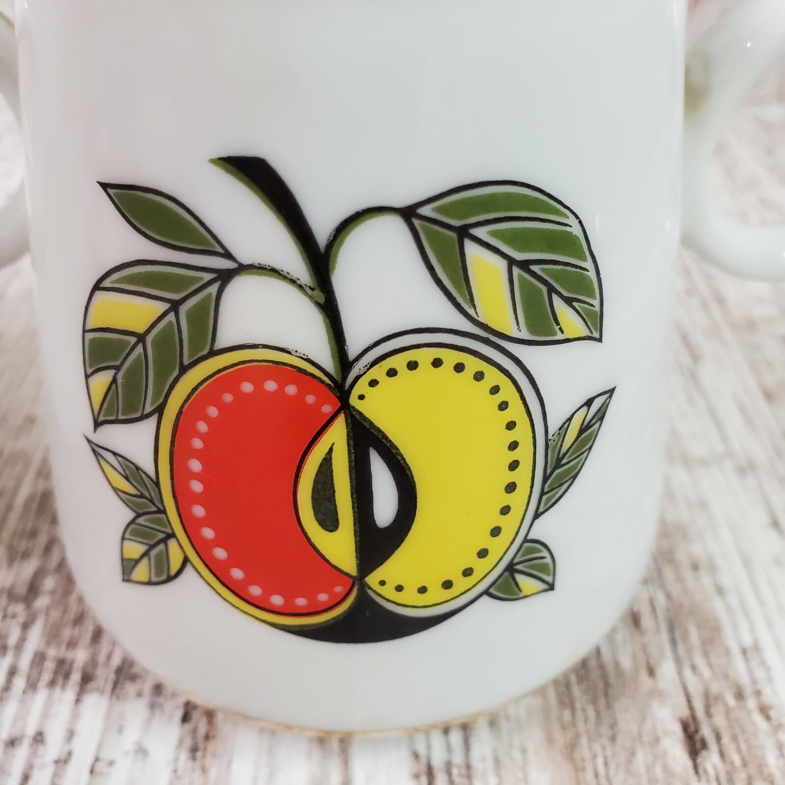 Vintage Mid Century Modern Graduated Ceramic Mugs Cups Apple Design Set of 2 - Thumbnail 3