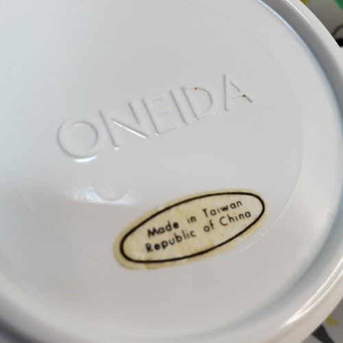 Vintage 1987 Oneida Ware Melamine Mugs Plastic Cups Cow Graphics Lot of 4 Taiwan - Thumbnail 5