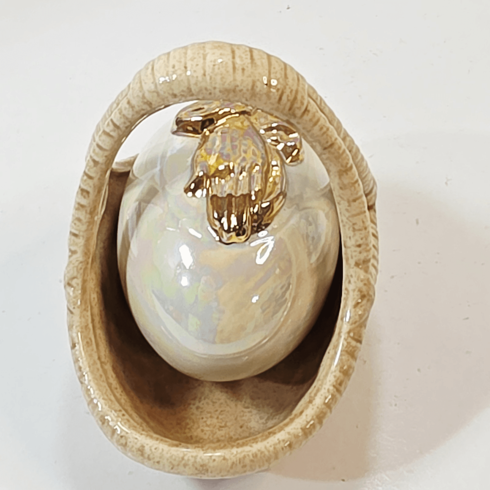 Vintage Hobbyist Pearlized Ceramic Jesus Praying Hands Egg with Basket 3.75" - Thumbnail 3
