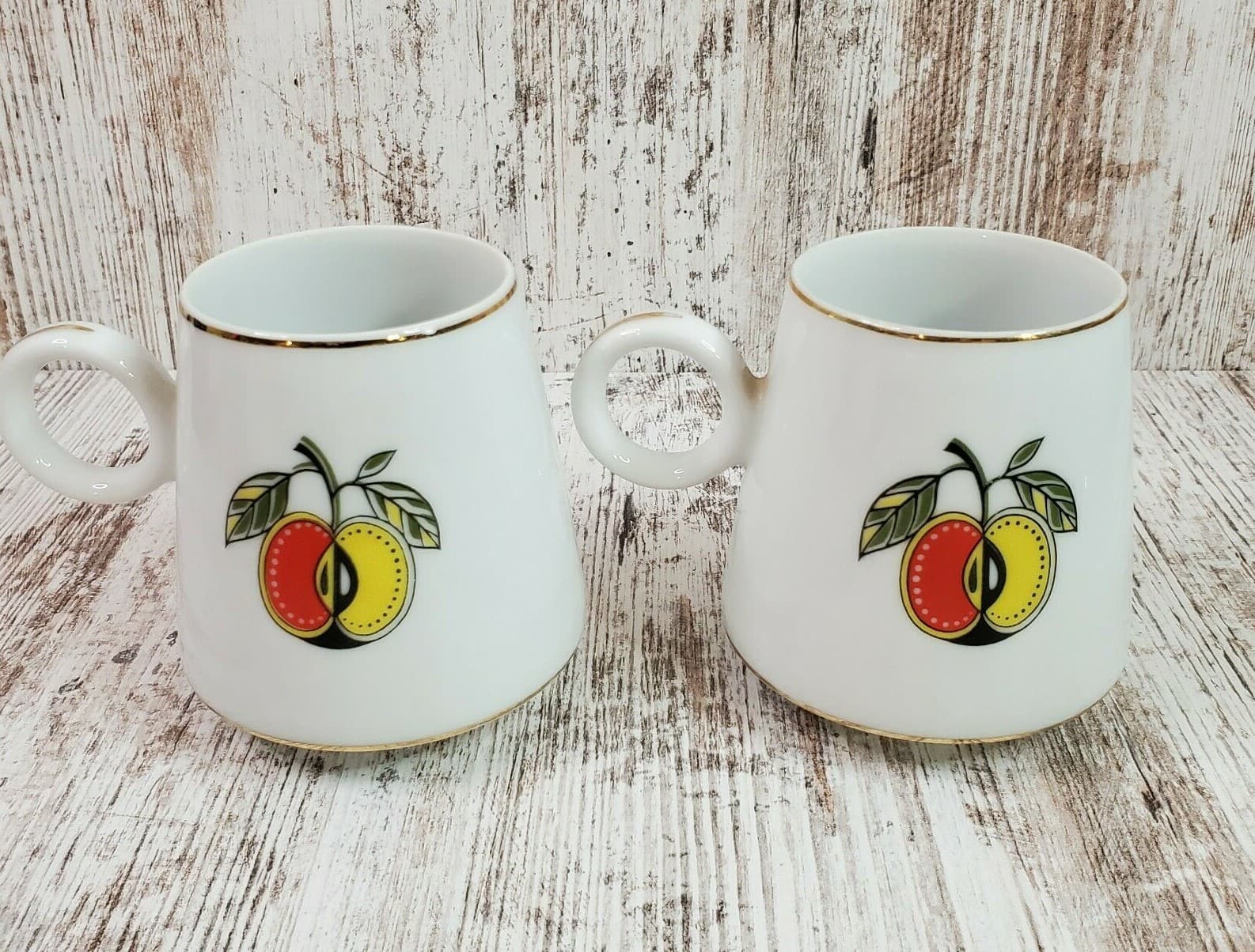 Vintage Mid Century Modern Graduated Ceramic Mugs Cups Apple Design Set of 2 - Thumbnail 5