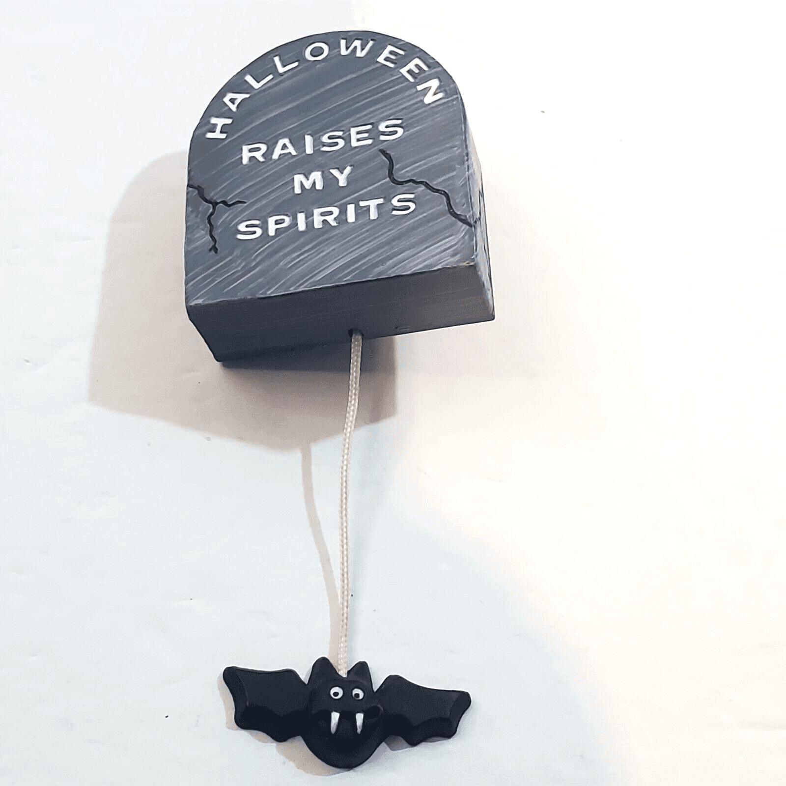 Hallmark Halloween Raises My Spirits Tombstone RIP Pull string Bat Pin Brooch