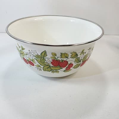 Vintage Strawberry Enamelware Enamel Ware Mixing Bowl 7” Diameter - Thumbnail 4