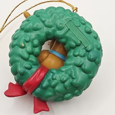Vintage Scooby Doo Christmas Ornament Wreath Scooby Snacks Hanna Barbera 1998 - Thumbnail 6