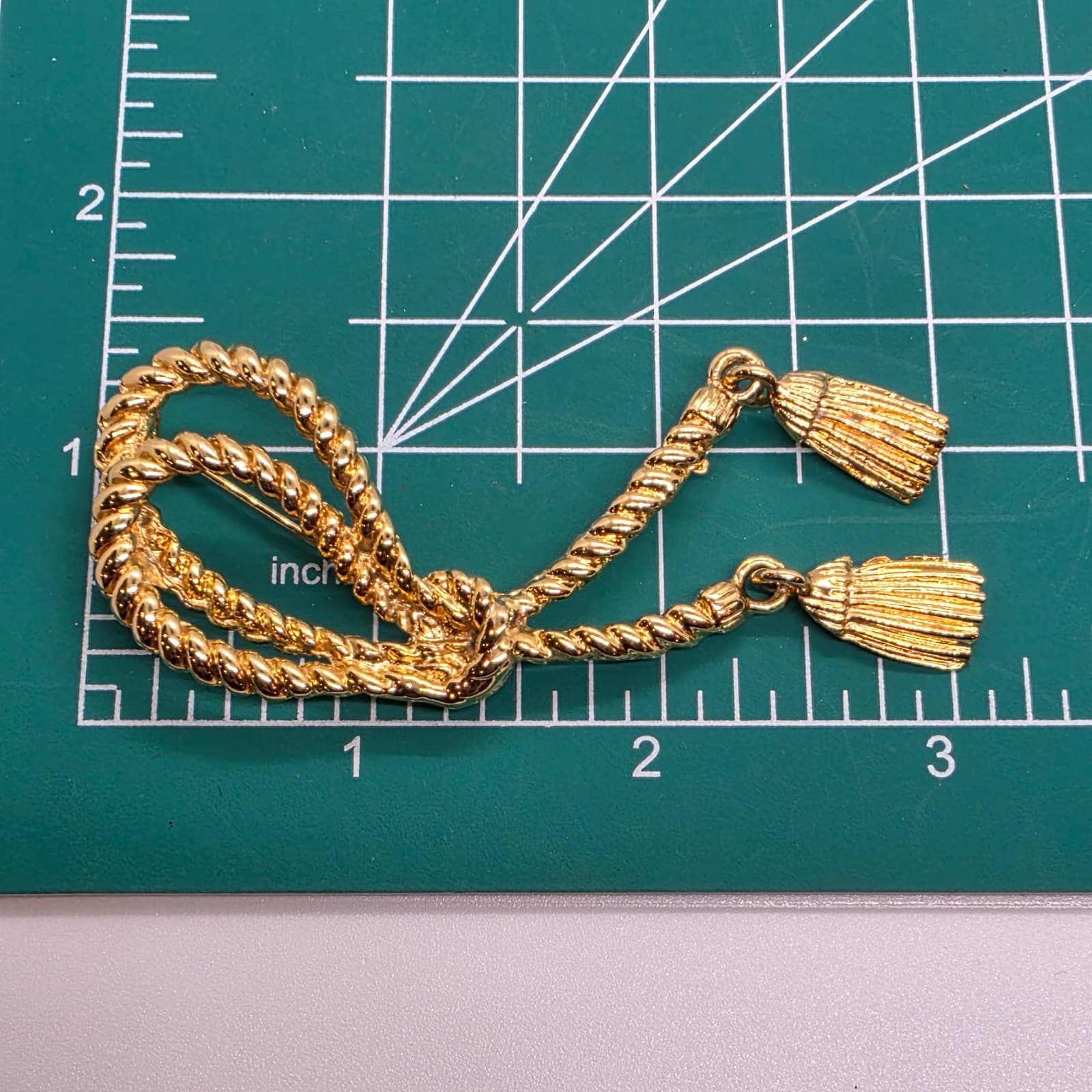 Vintage Gold Tone Metal Double Rope Lasso Dangle Tassels Brooch Pin - Thumbnail 4