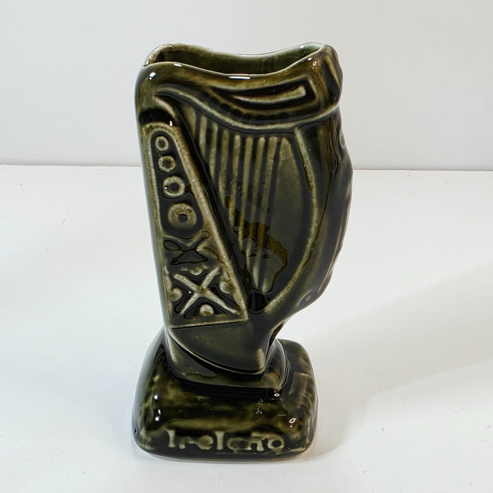 Vintage Green Glazed Ireland Ceramic Small Harp Vase Marked Made In Ireland 5"