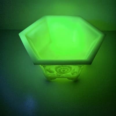 Vtg Fenton Uranium Vaseline Satin Custard Glass Hexagon Floral Footed Planter - Thumbnail 3