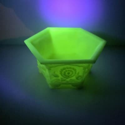 Vtg Fenton Uranium Vaseline Satin Custard Glass Hexagon Floral Footed Planter - Thumbnail 2