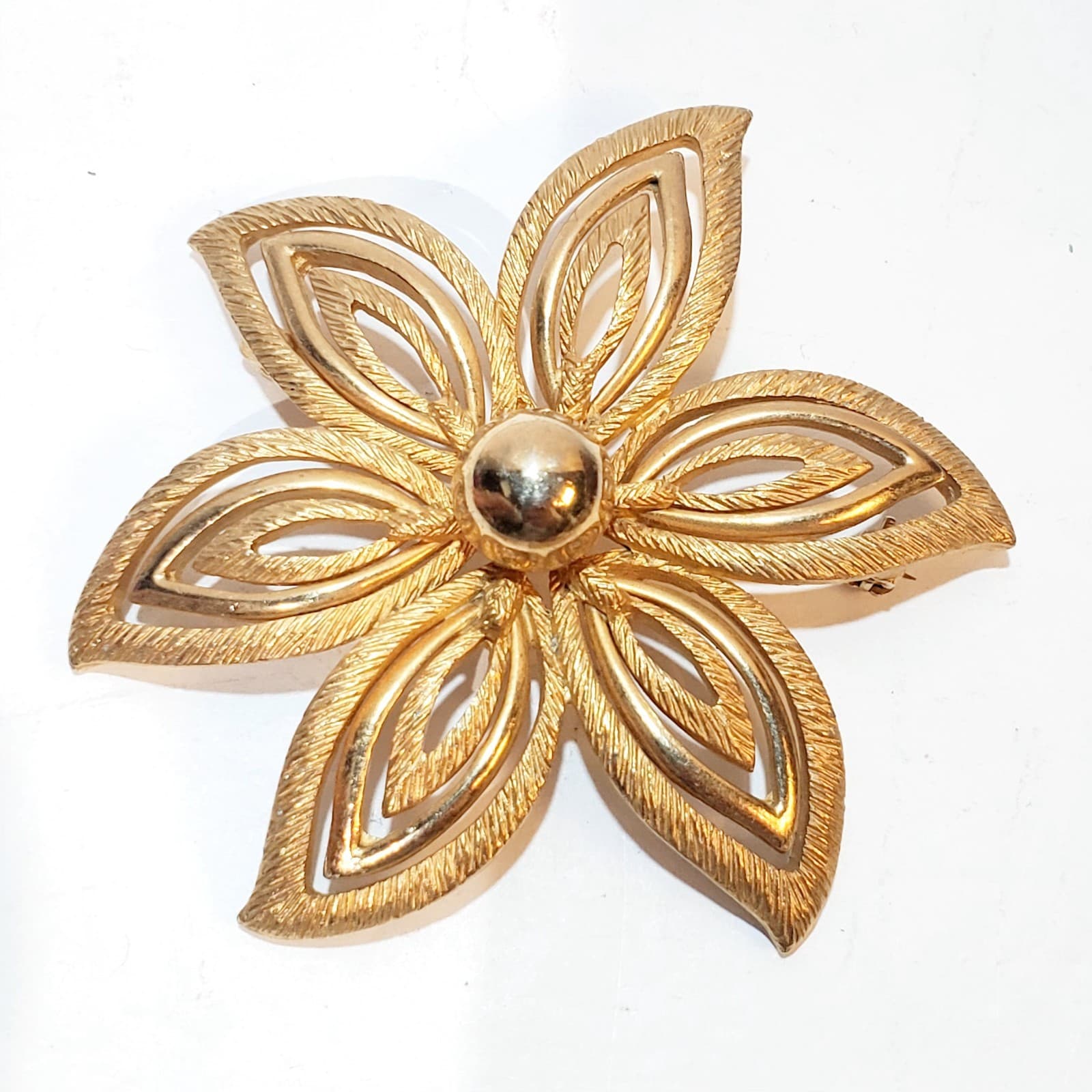 Vtg Textured Gold Tone Open Work Large Flower Floral Layered Petals Brooch Pin