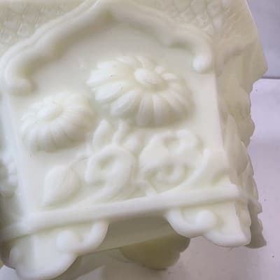 Vtg Fenton Uranium Vaseline Satin Custard Glass Hexagon Floral Footed Planter - Thumbnail 10